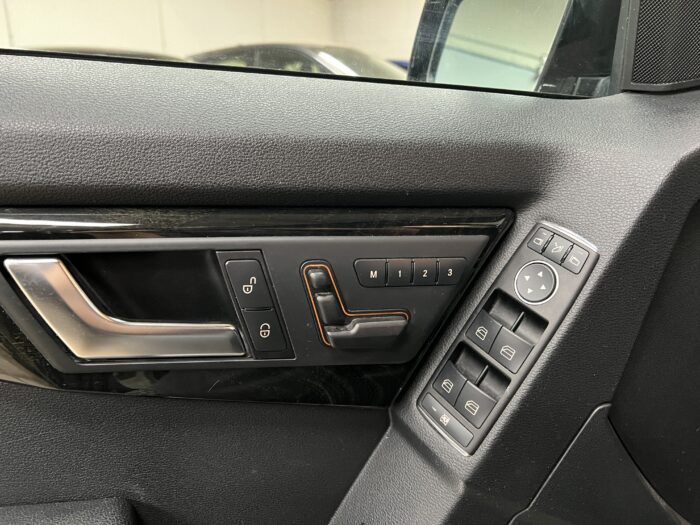 2012 Mercedes Benz GLK350 4MATIC - Image 9