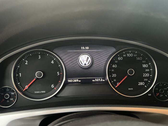 2012 VOLKSWAGEN TOUAREG TDI"PENDING" - Image 11