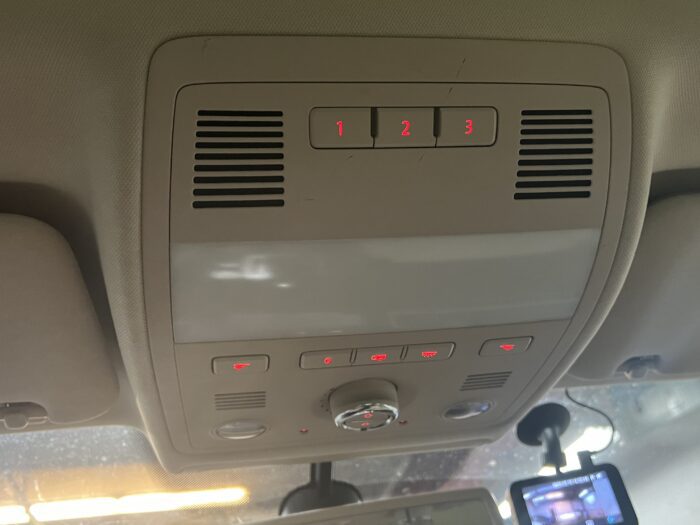 2012 VOLKSWAGEN TOUAREG TDI"PENDING" - Image 13