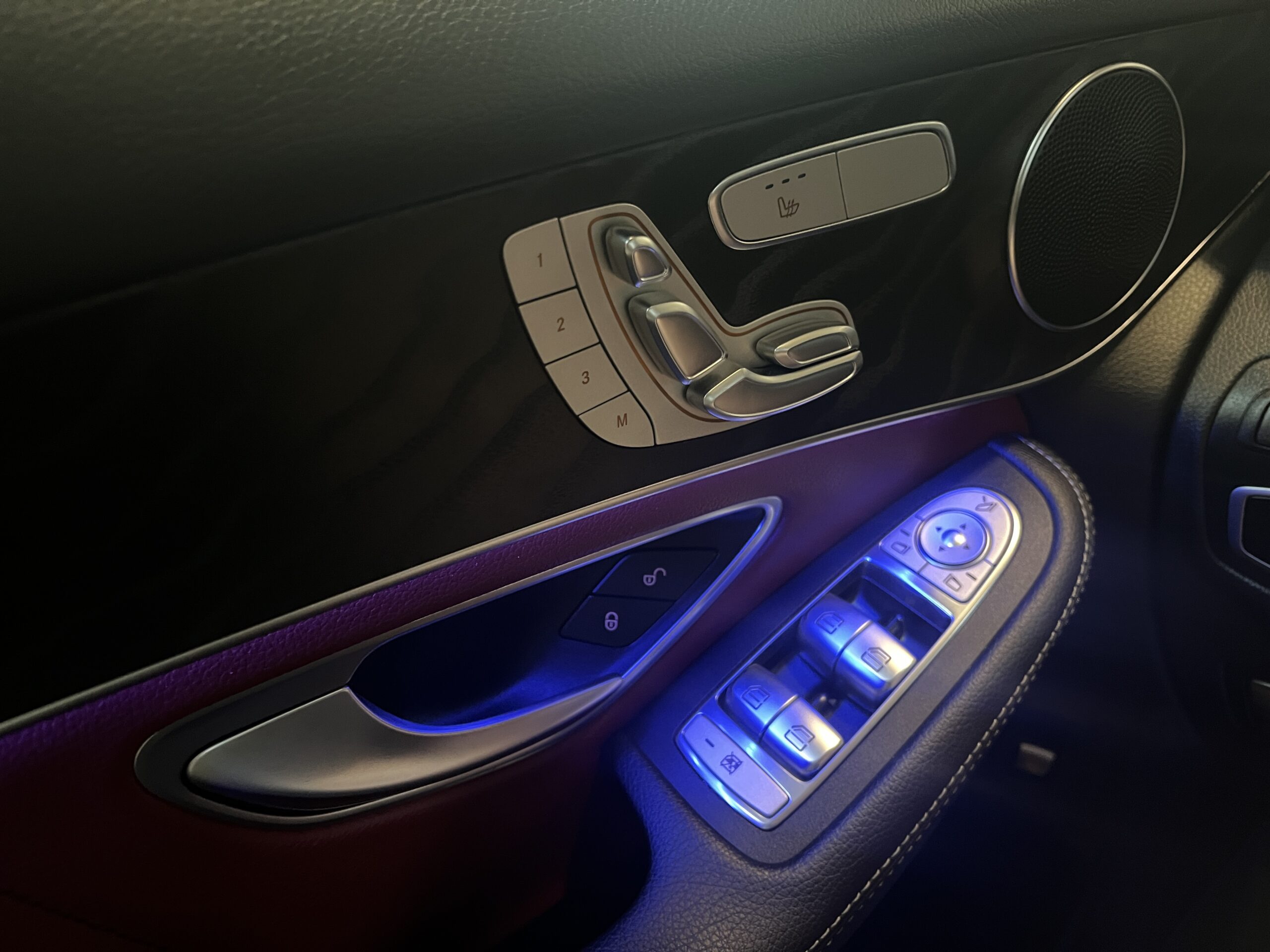 2022 MERCEDES BENZ GLC300 4MATIC *PENDING* - Image 17