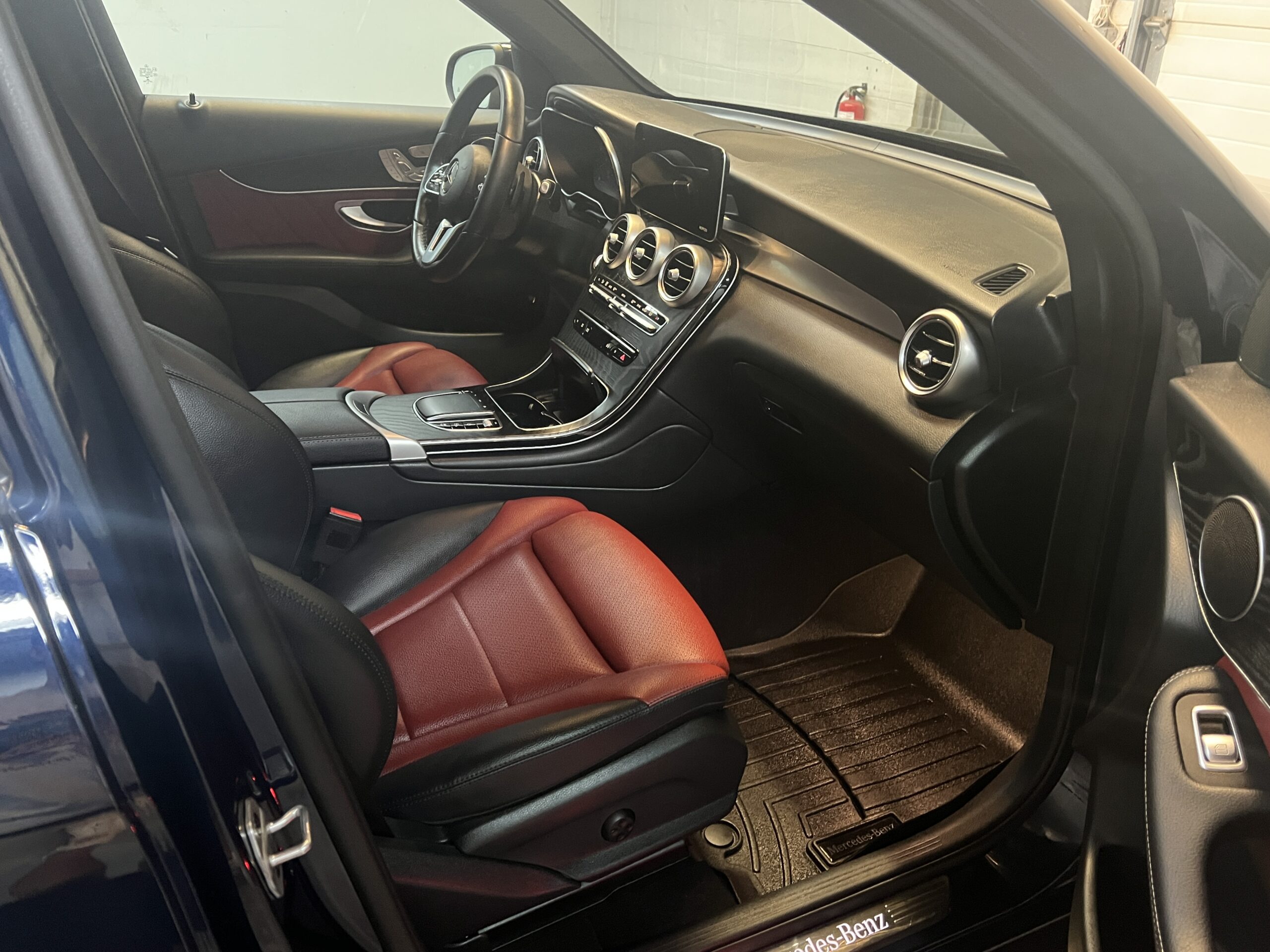 2022 MERCEDES BENZ GLC300 4MATIC *PENDING* - Image 8