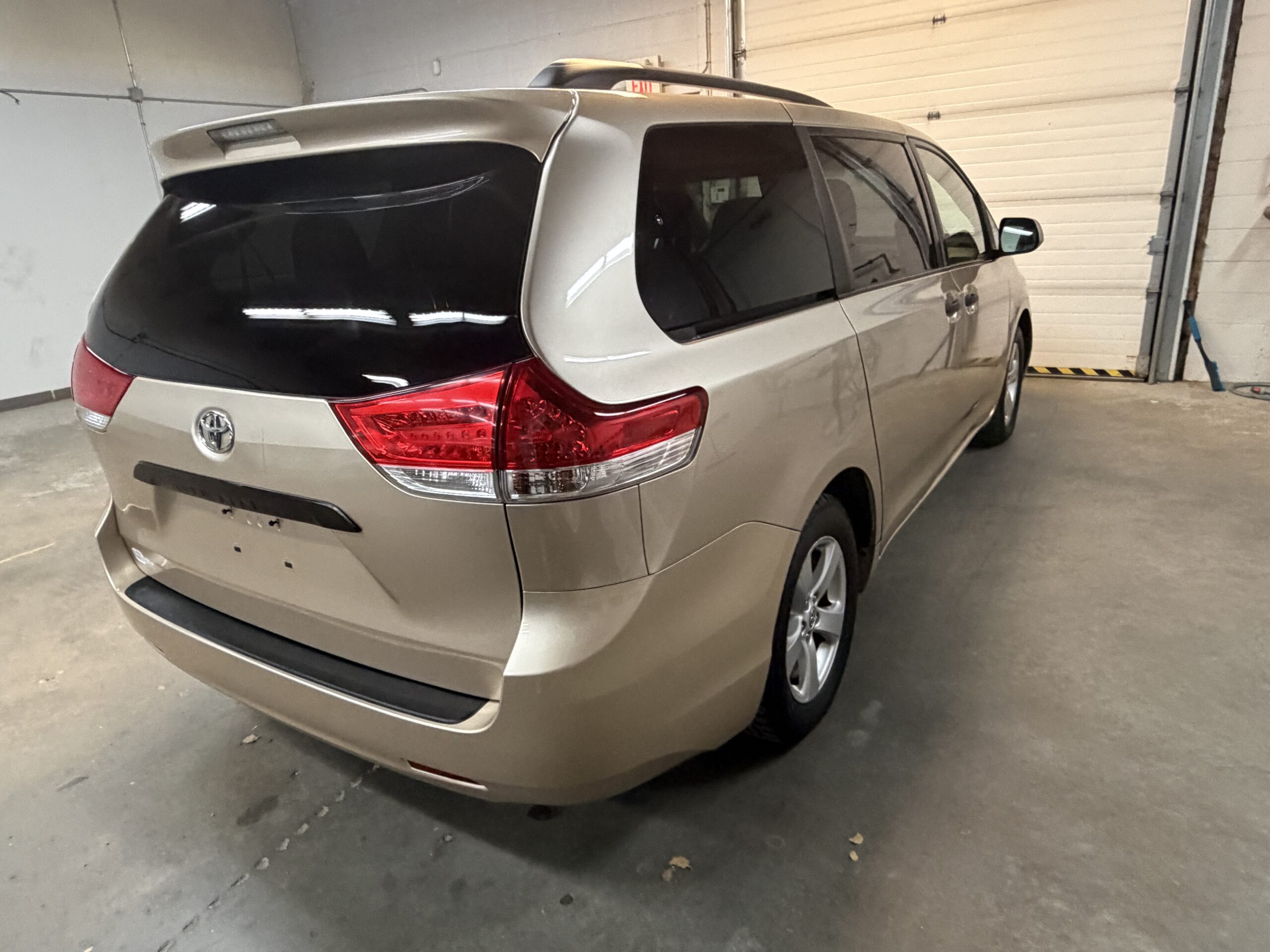 2013 TOYOTA SIENNA CE *PENDING* - Image 3
