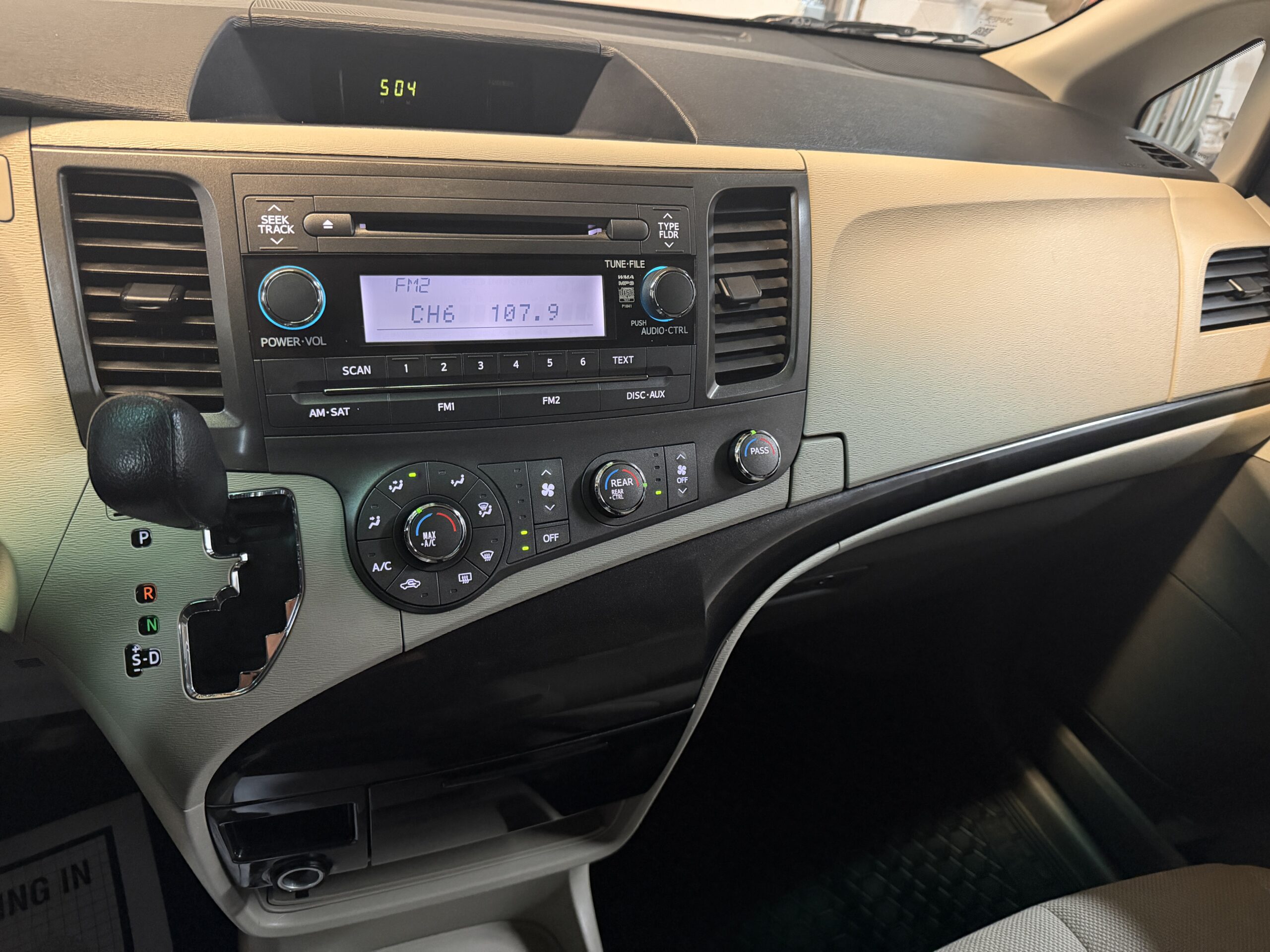 2013 TOYOTA SIENNA CE *PENDING* - Image 12