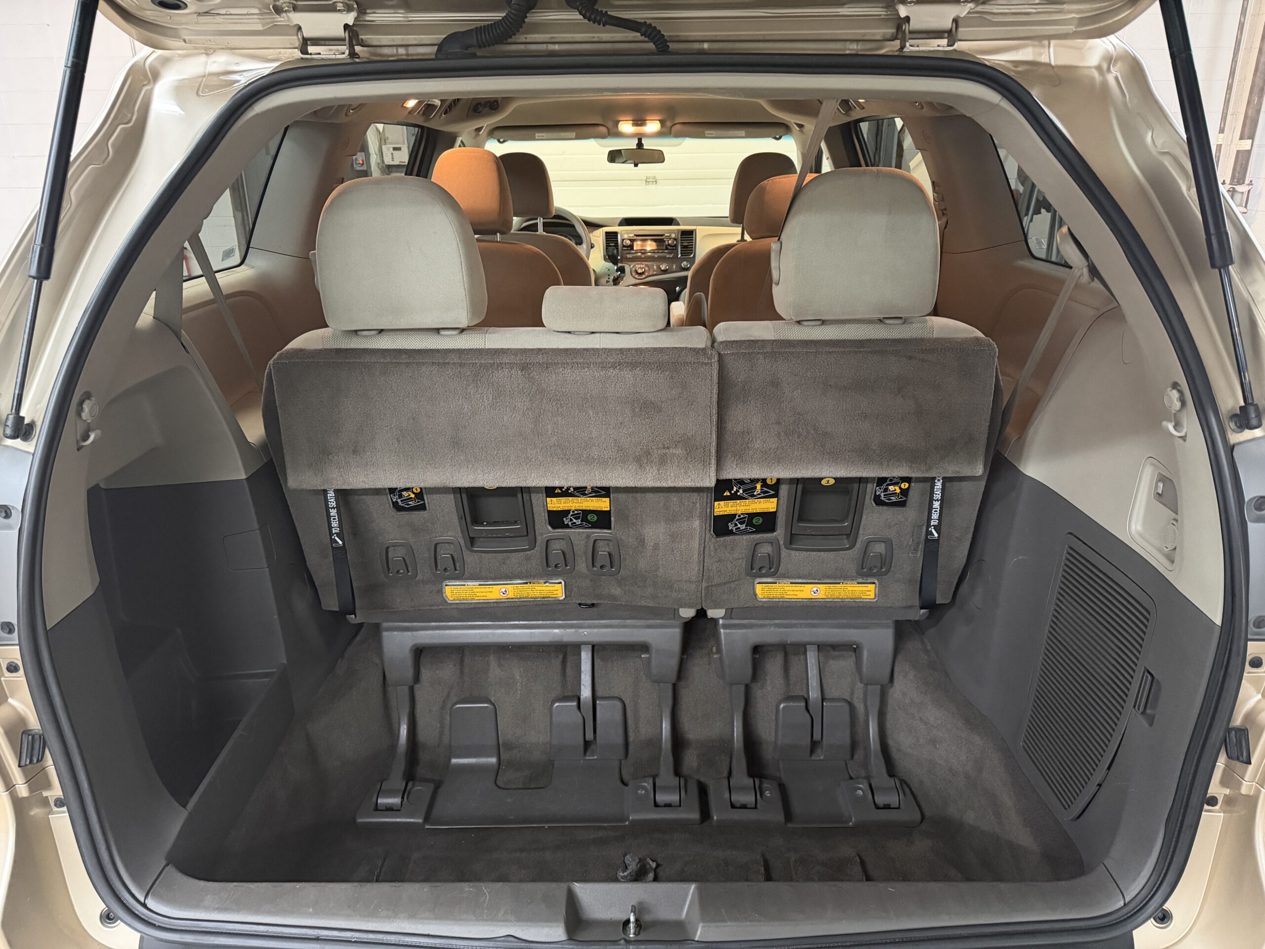 2013 TOYOTA SIENNA CE *PENDING* - Image 6