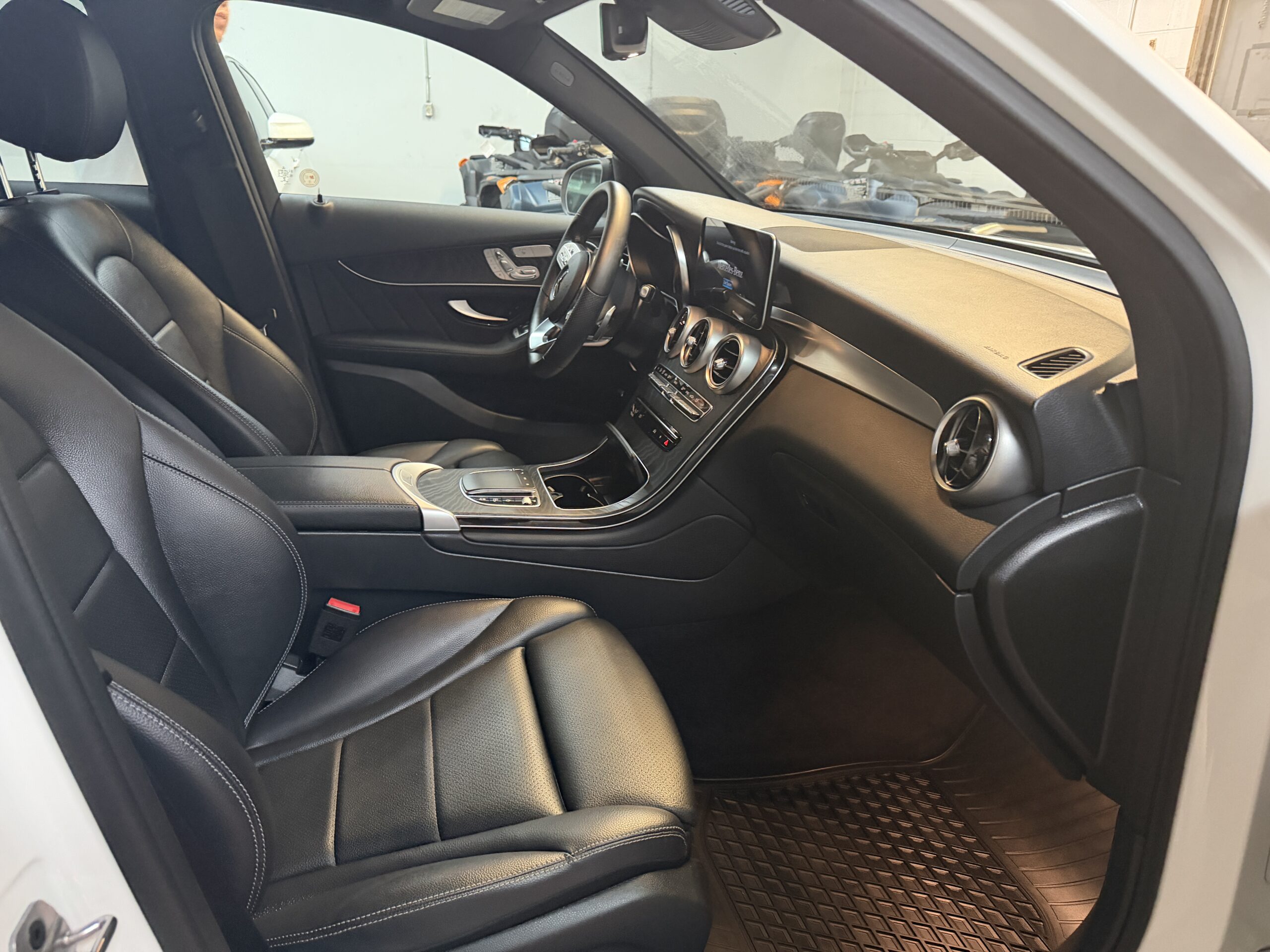 2022 MERCEDES BENZ GLC300 4MATIC - Image 7