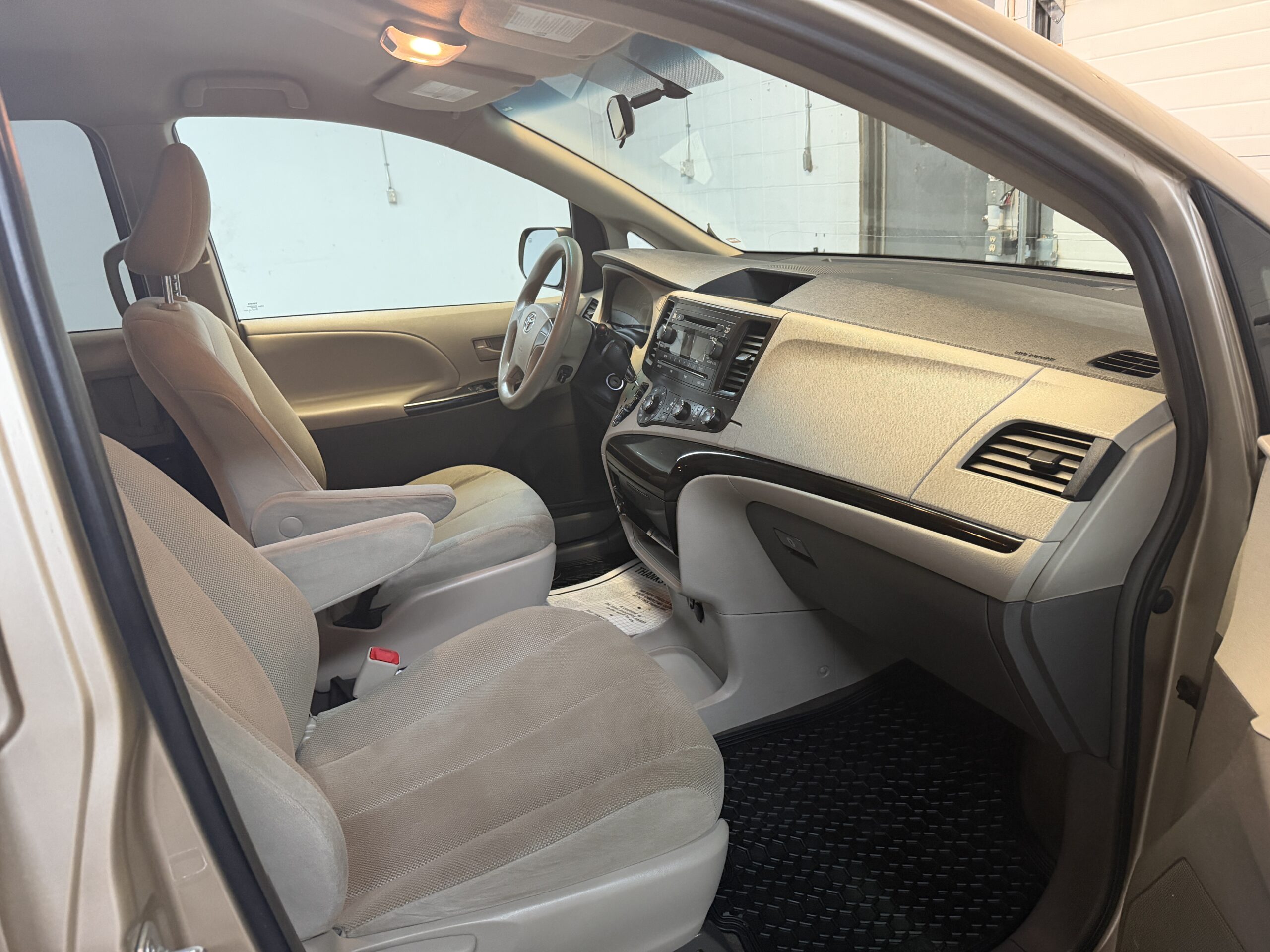 2013 TOYOTA SIENNA CE *PENDING* - Image 8