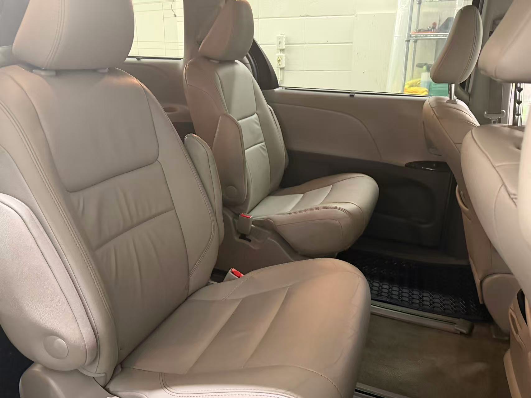 2015 TOYOTA SIENNA XLE AWD *PENDING* - Image 11