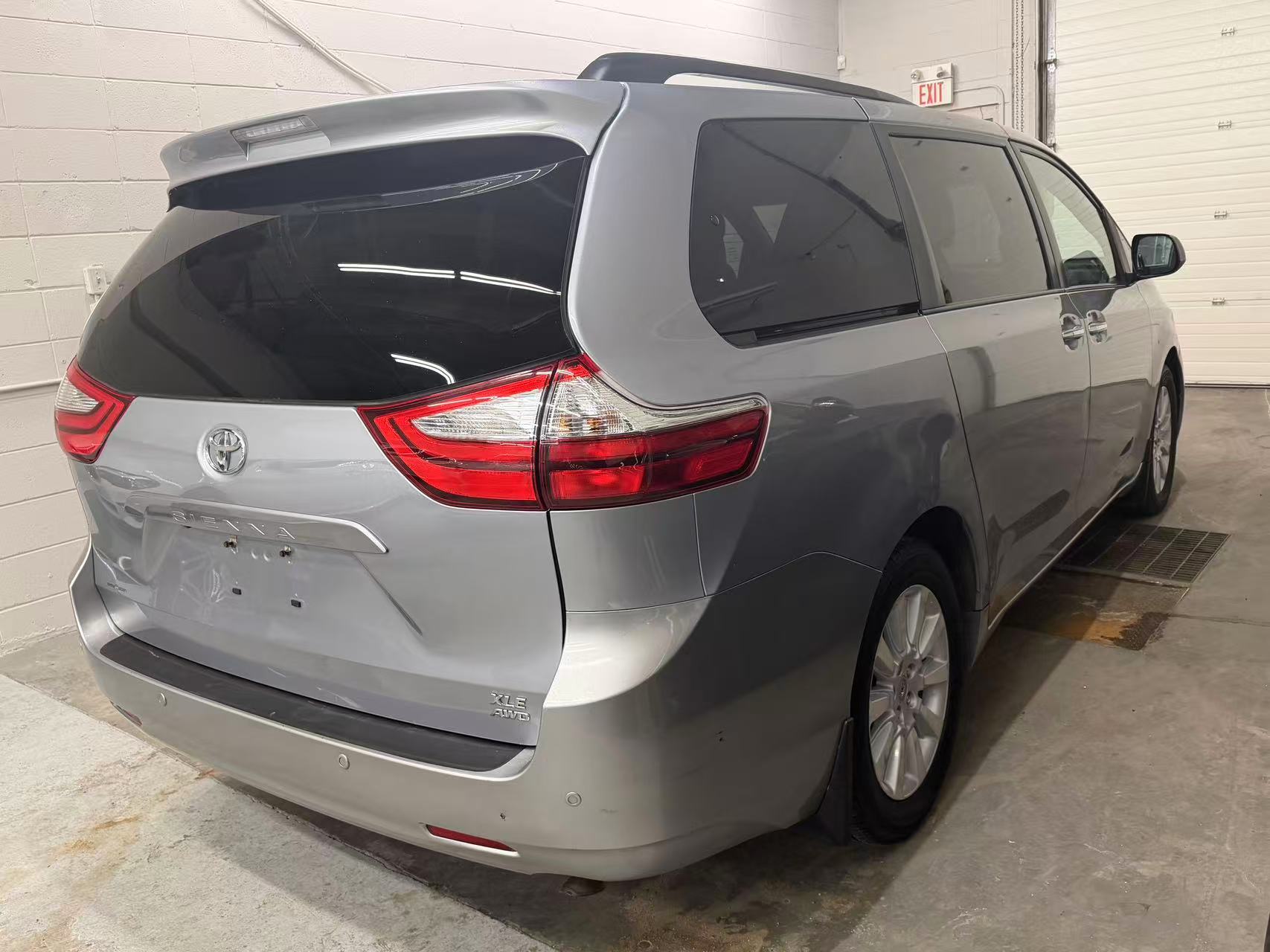 2015 TOYOTA SIENNA XLE AWD *PENDING* - Image 5