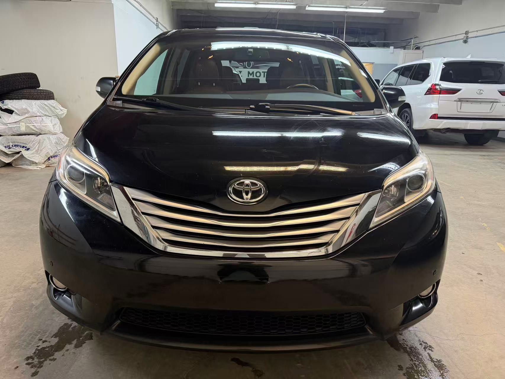 2015 TOYOTA SIENNA XLE LIMITED AWD *PENDING*