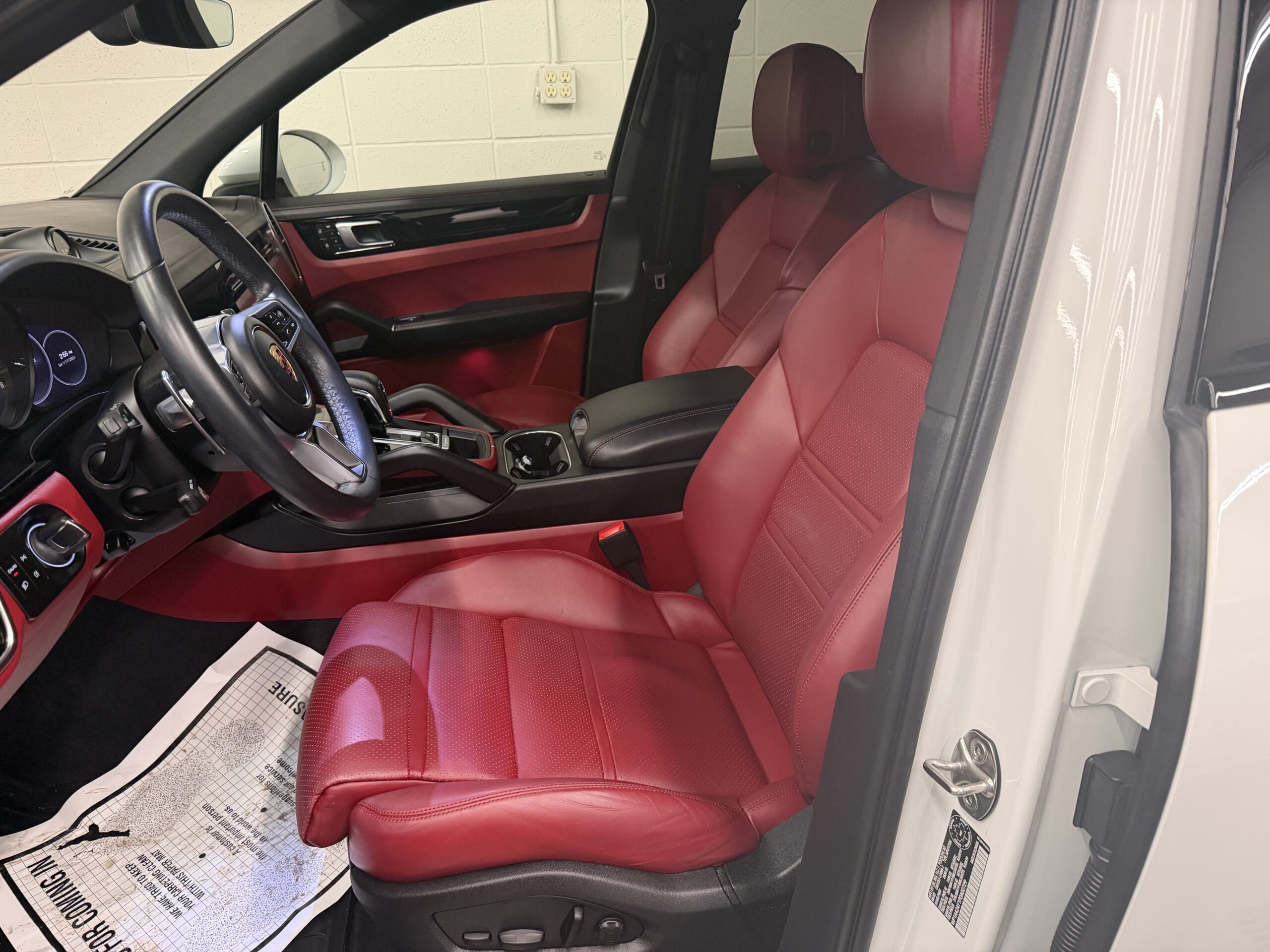 2023 PORSCHE CAYENNE *PENDING* - Image 8