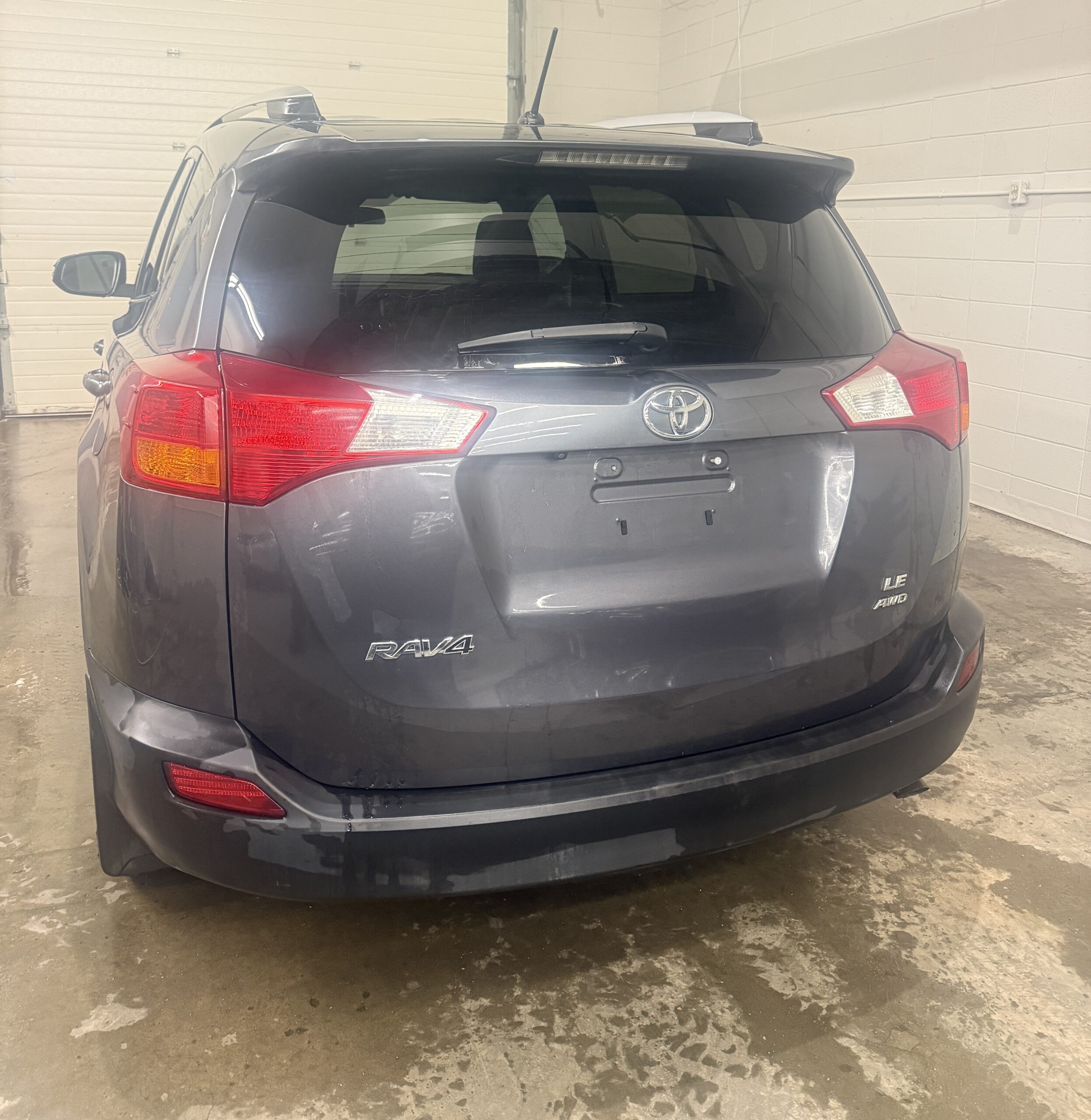 2015 TOYOTA RAV4 LE AWD - Image 4