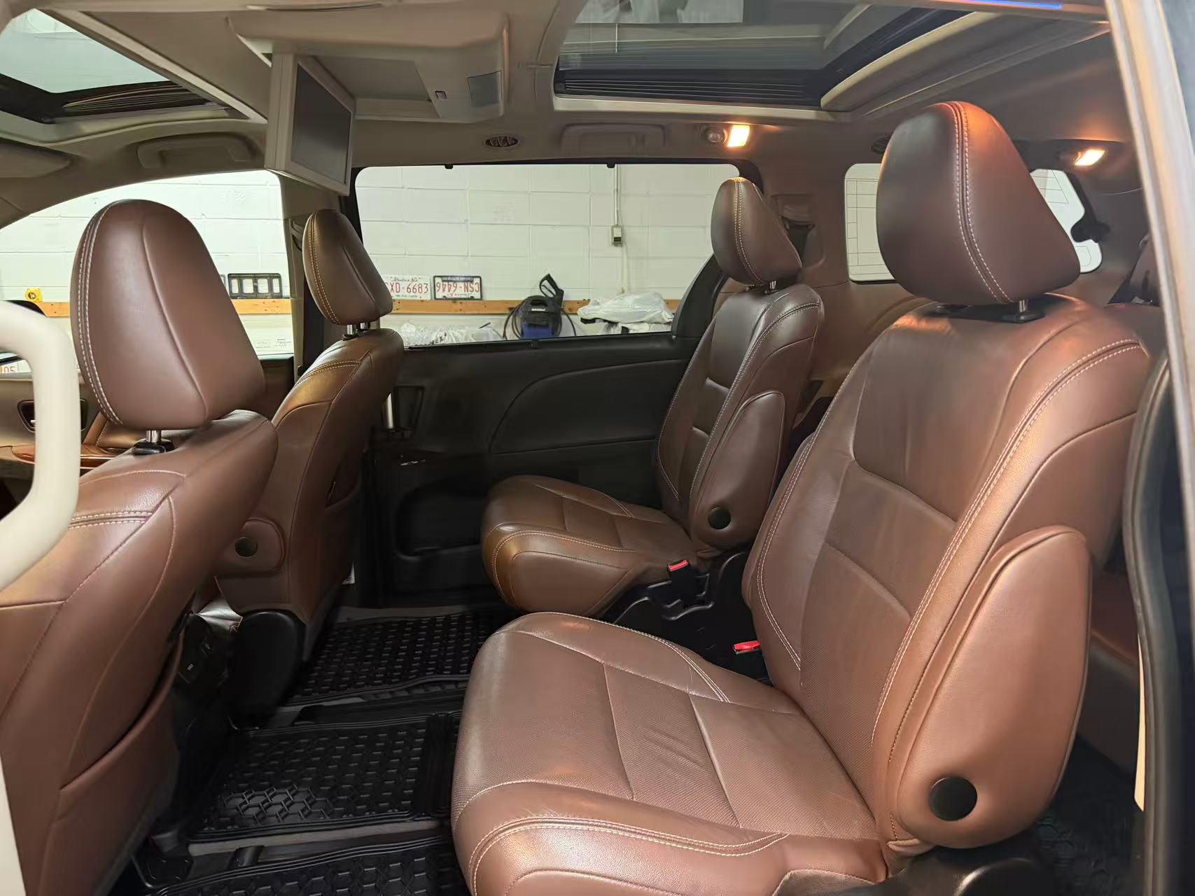 2015 TOYOTA SIENNA XLE LIMITED AWD *PENDING* - Image 3