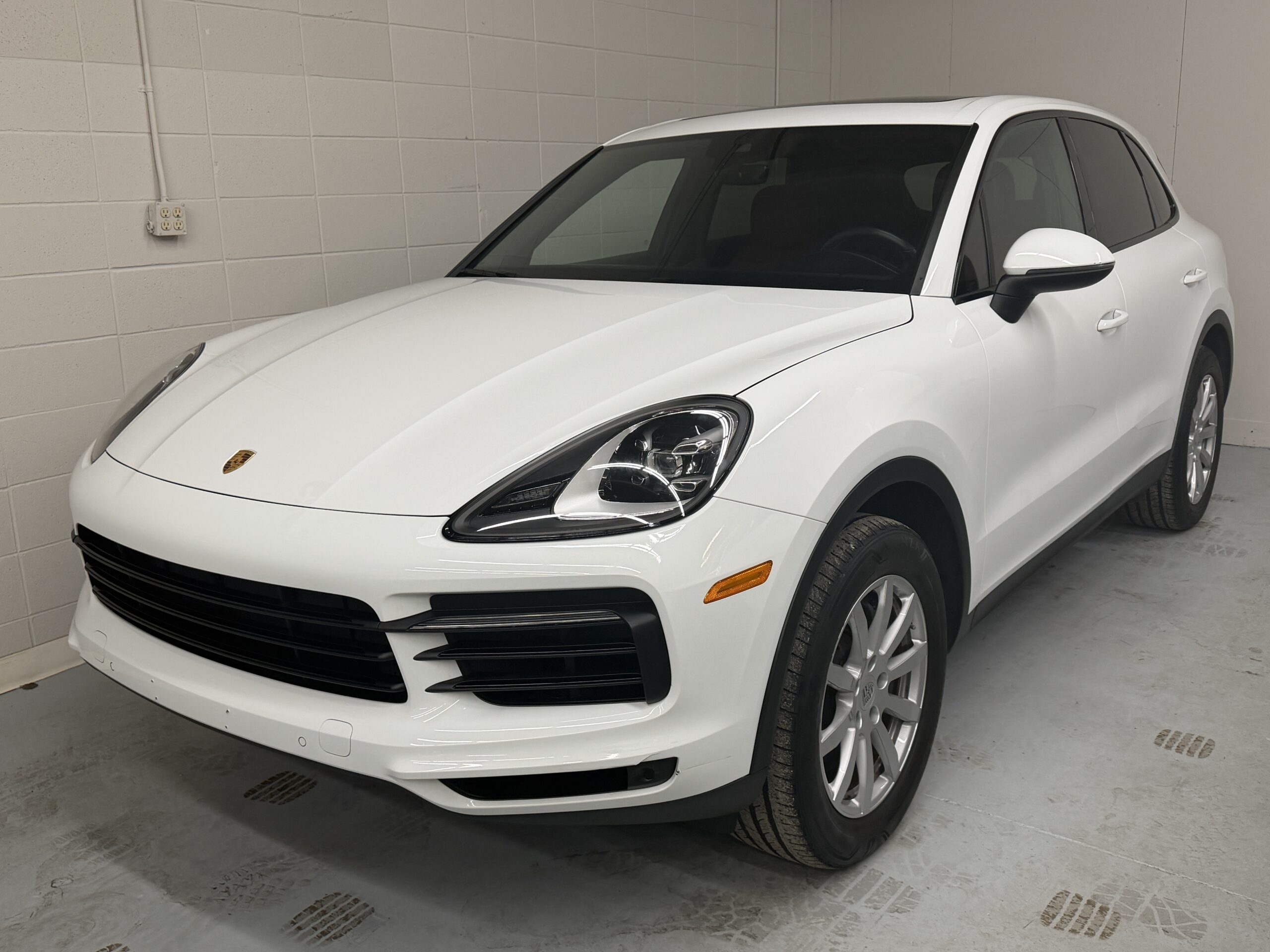 2023 PORSCHE CAYENNE *PENDING* - Image 2