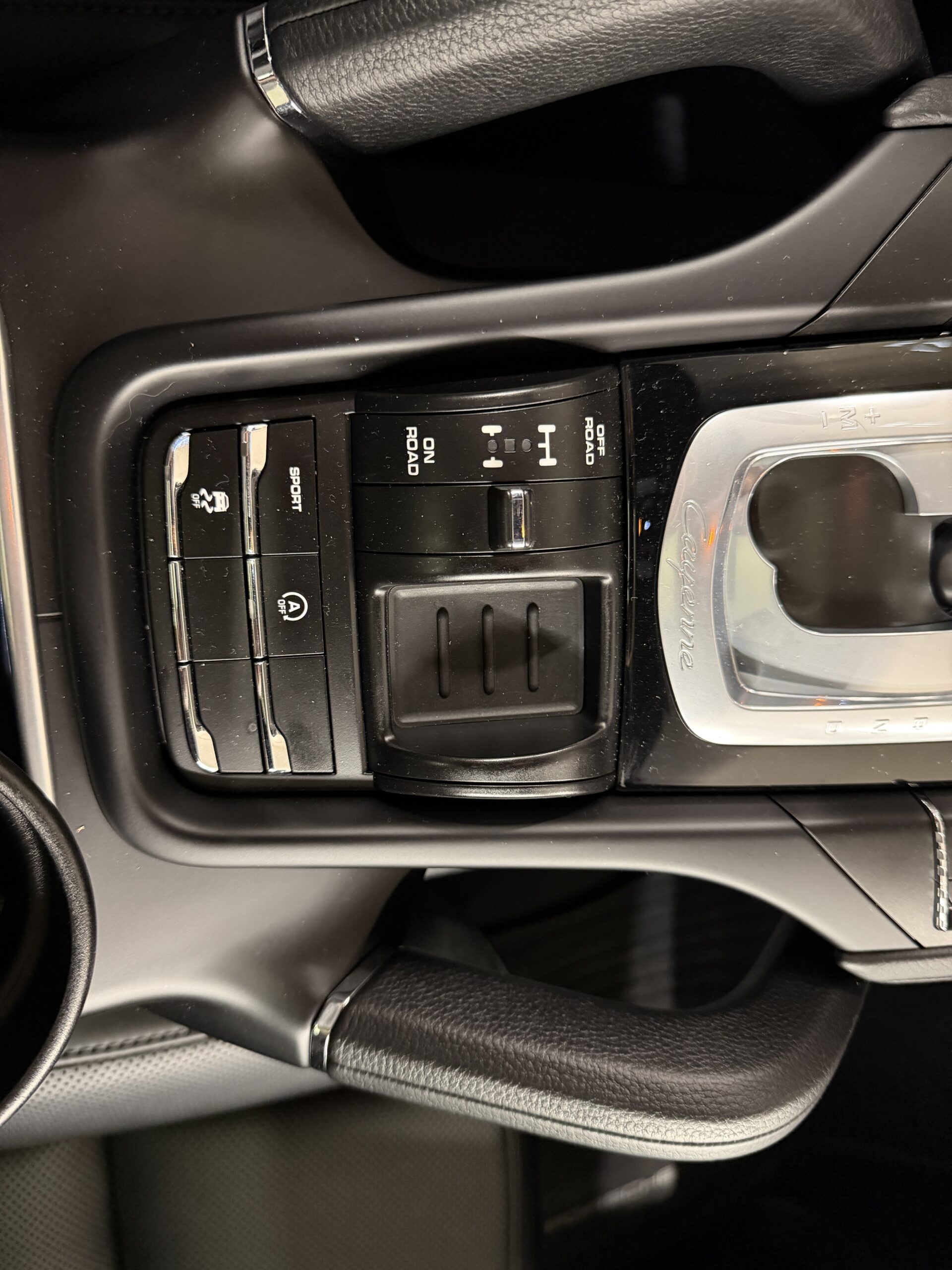2016 PORSCHE CAYENNE - Image 15