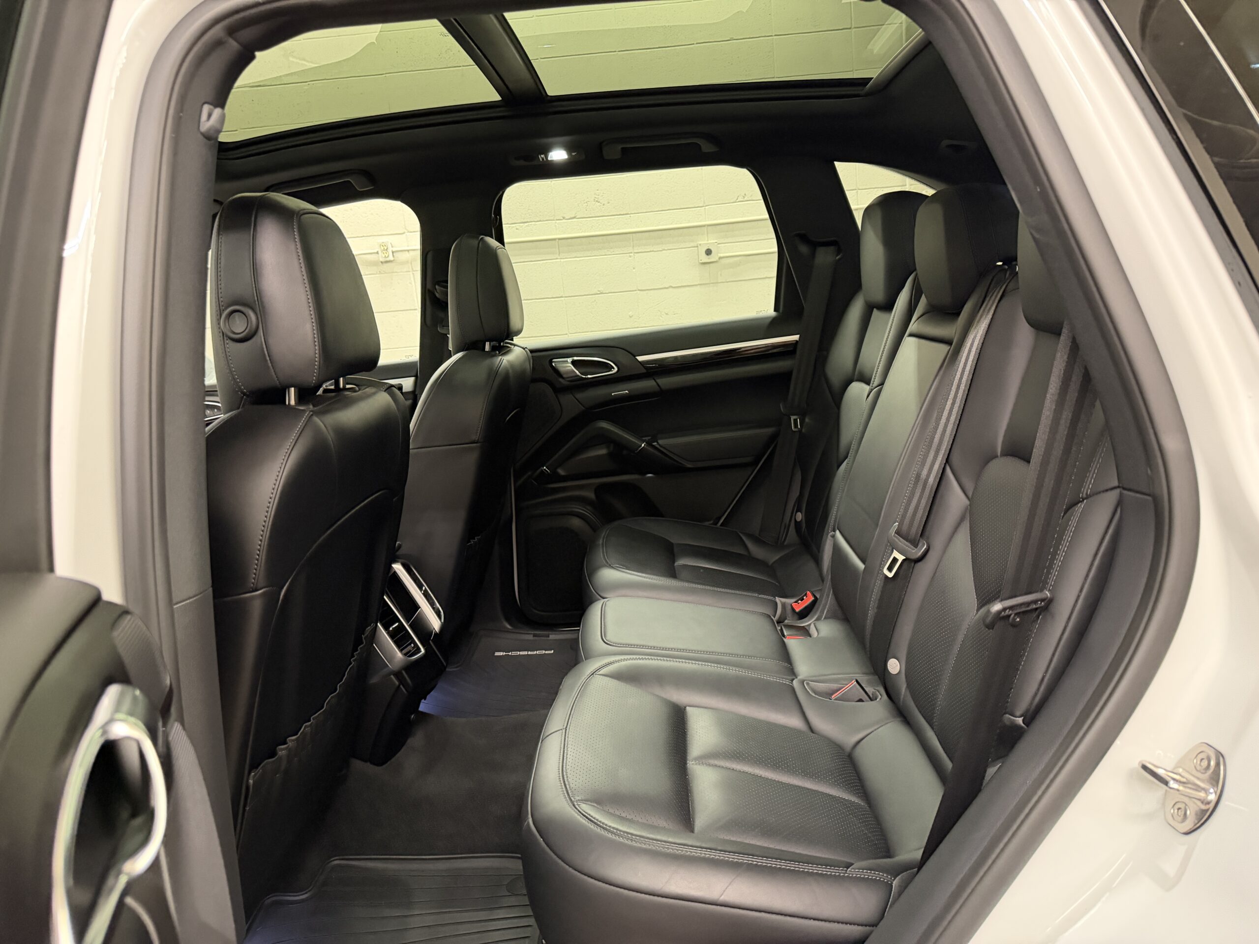 2016 PORSCHE CAYENNE - Image 10