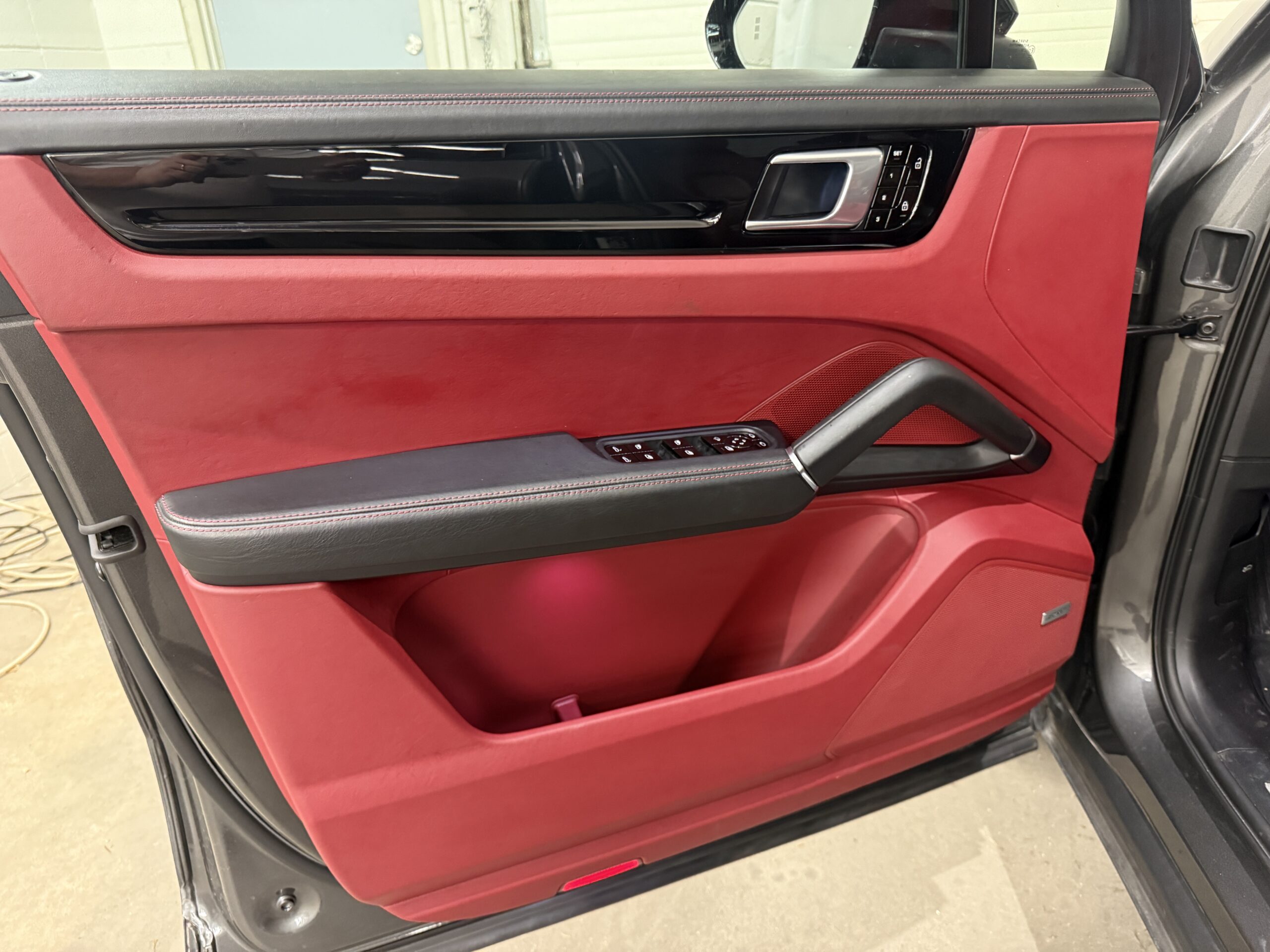 2019 PORSCHE CAYENNE - Image 10