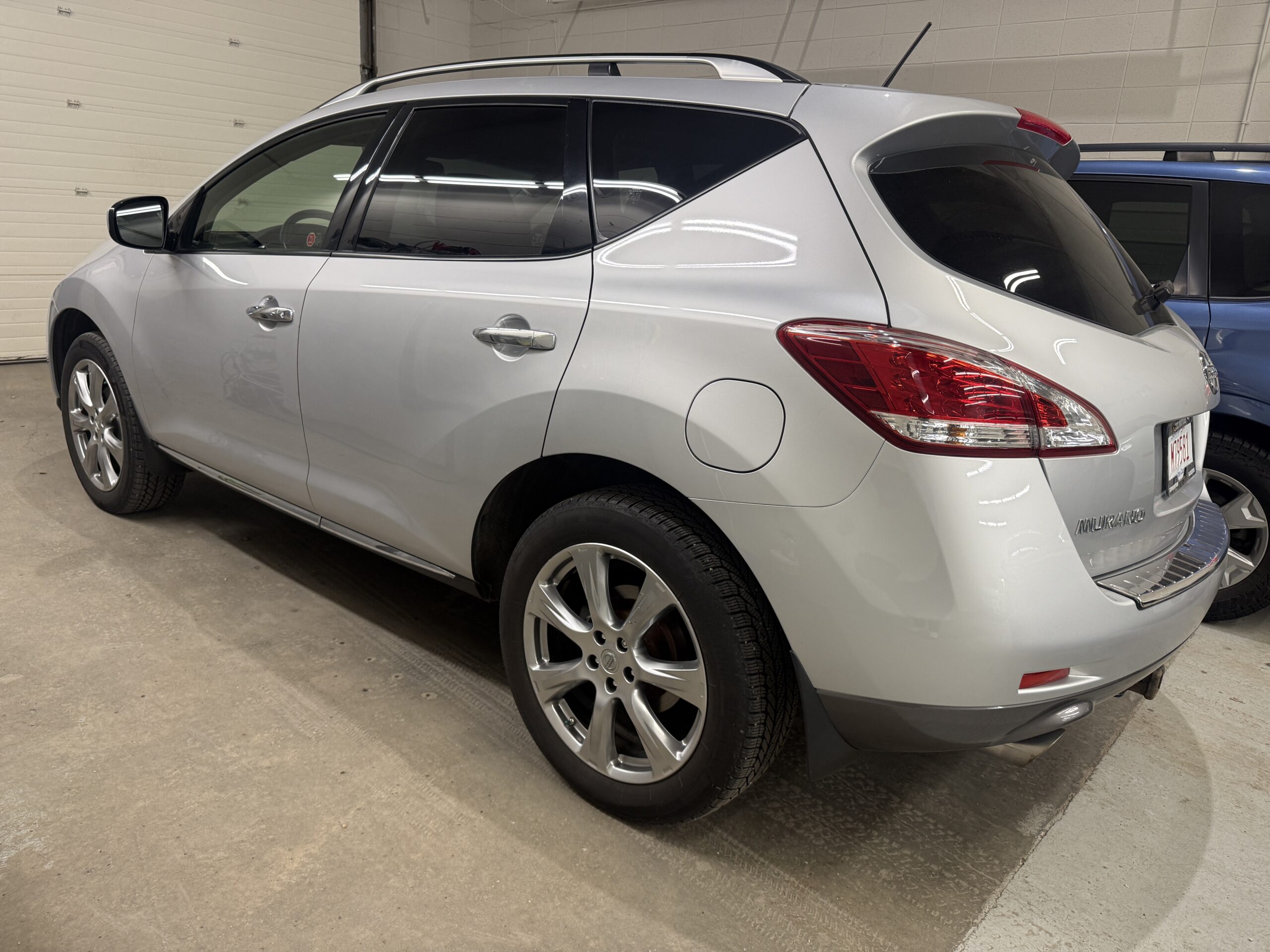 2013 NISSAN MURANO LE WITH PLATINUM PACKAGE - Image 3