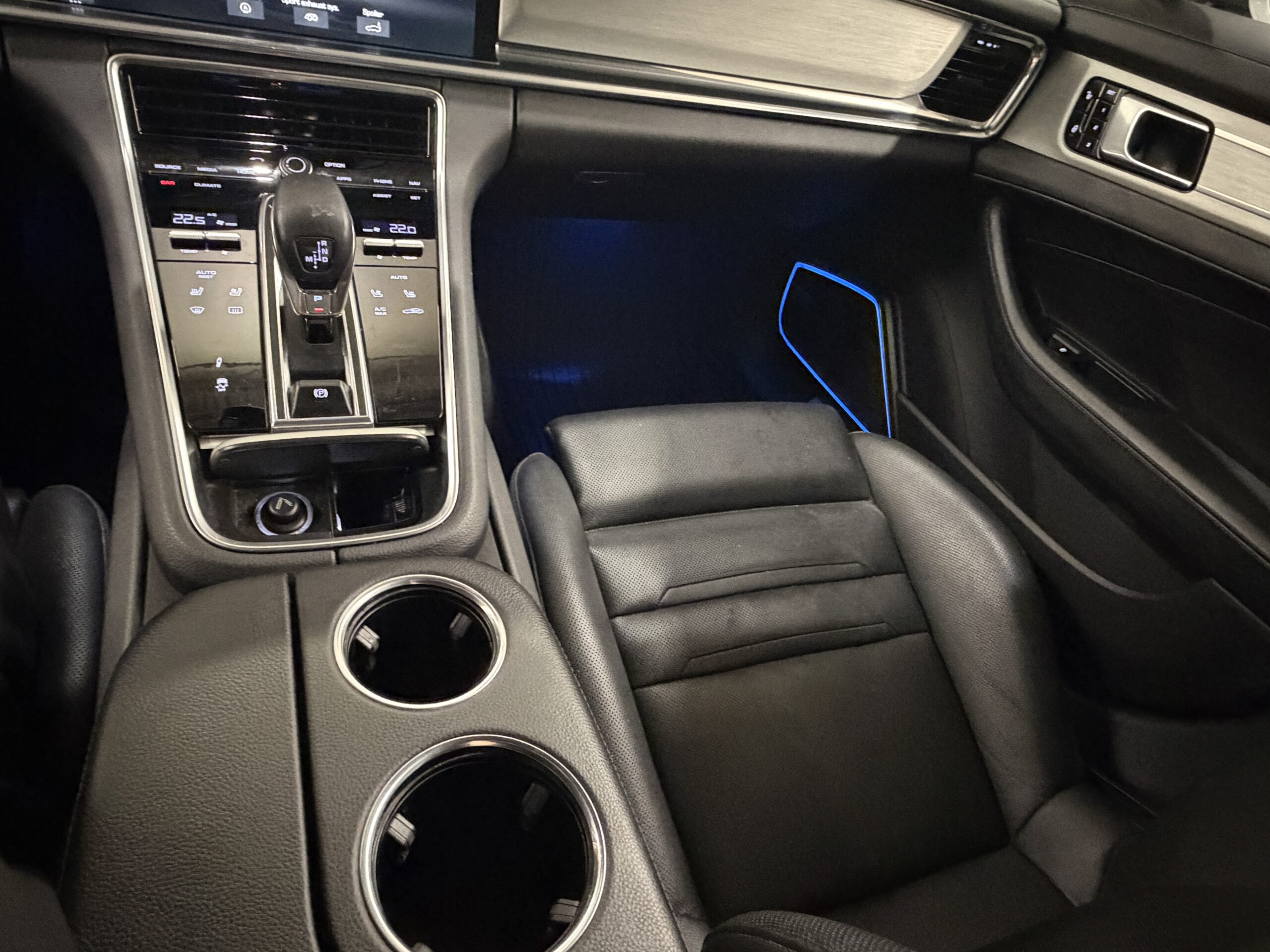 2018 PORSCHE PANAMERA 4S - Image 16