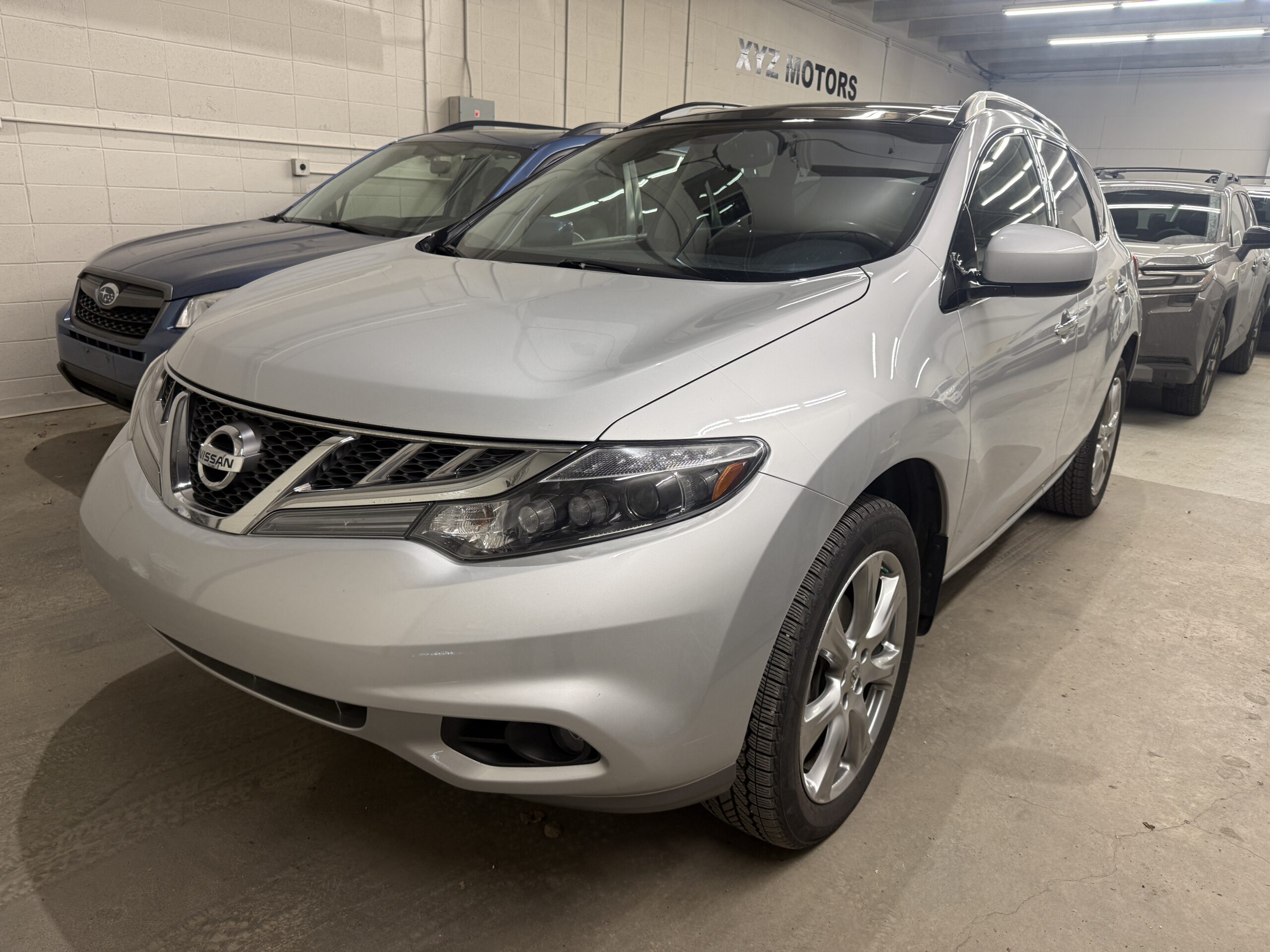 2013 NISSAN MURANO LE WITH PLATINUM PACKAGE - Image 2