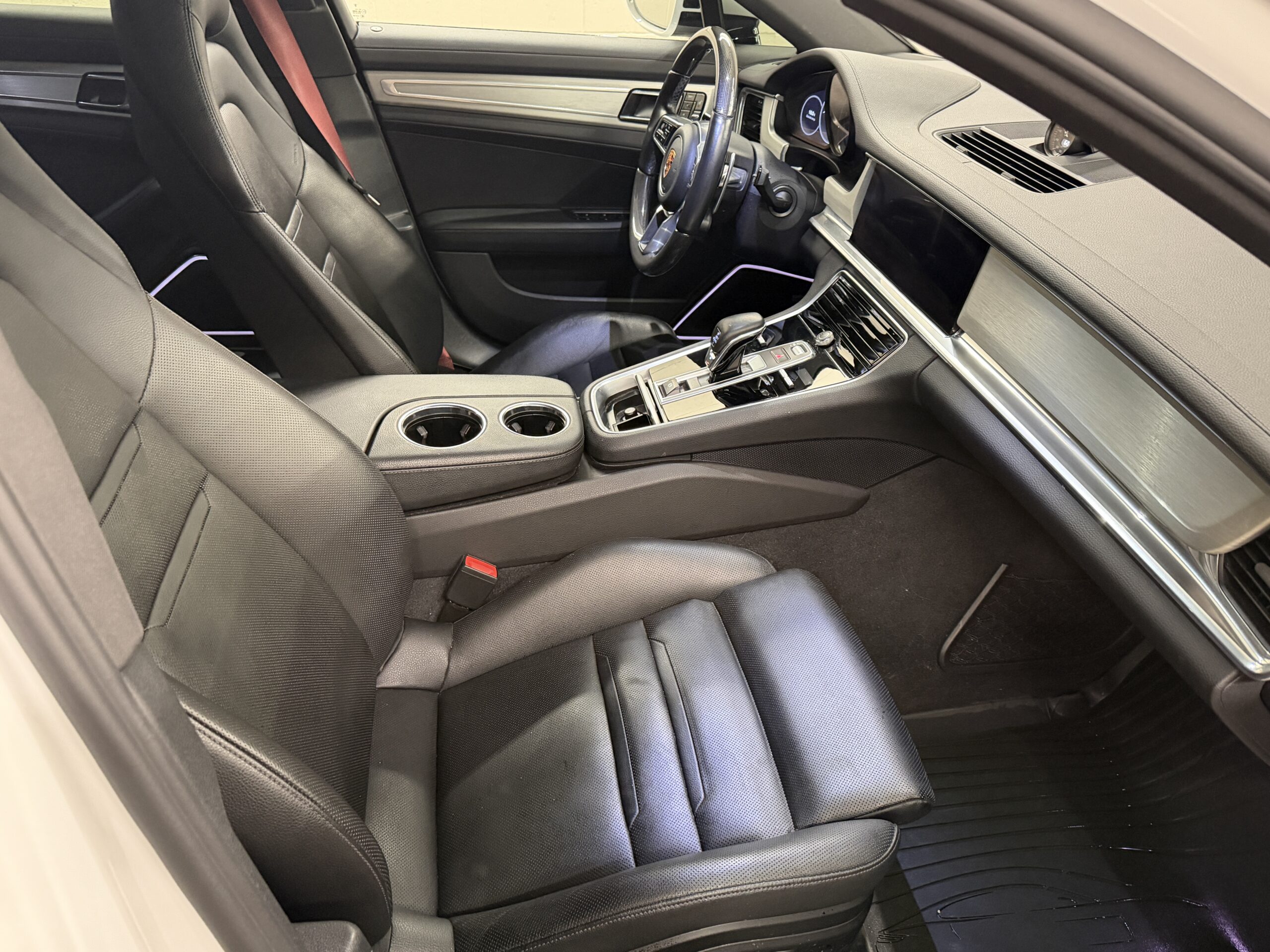 2018 PORSCHE PANAMERA 4S - Image 10